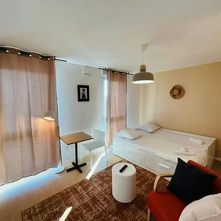 We Live In R - 404 Apartment Reims